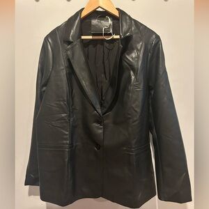 New/Never worn Bellivera Women's Black faux Leather Jacket
